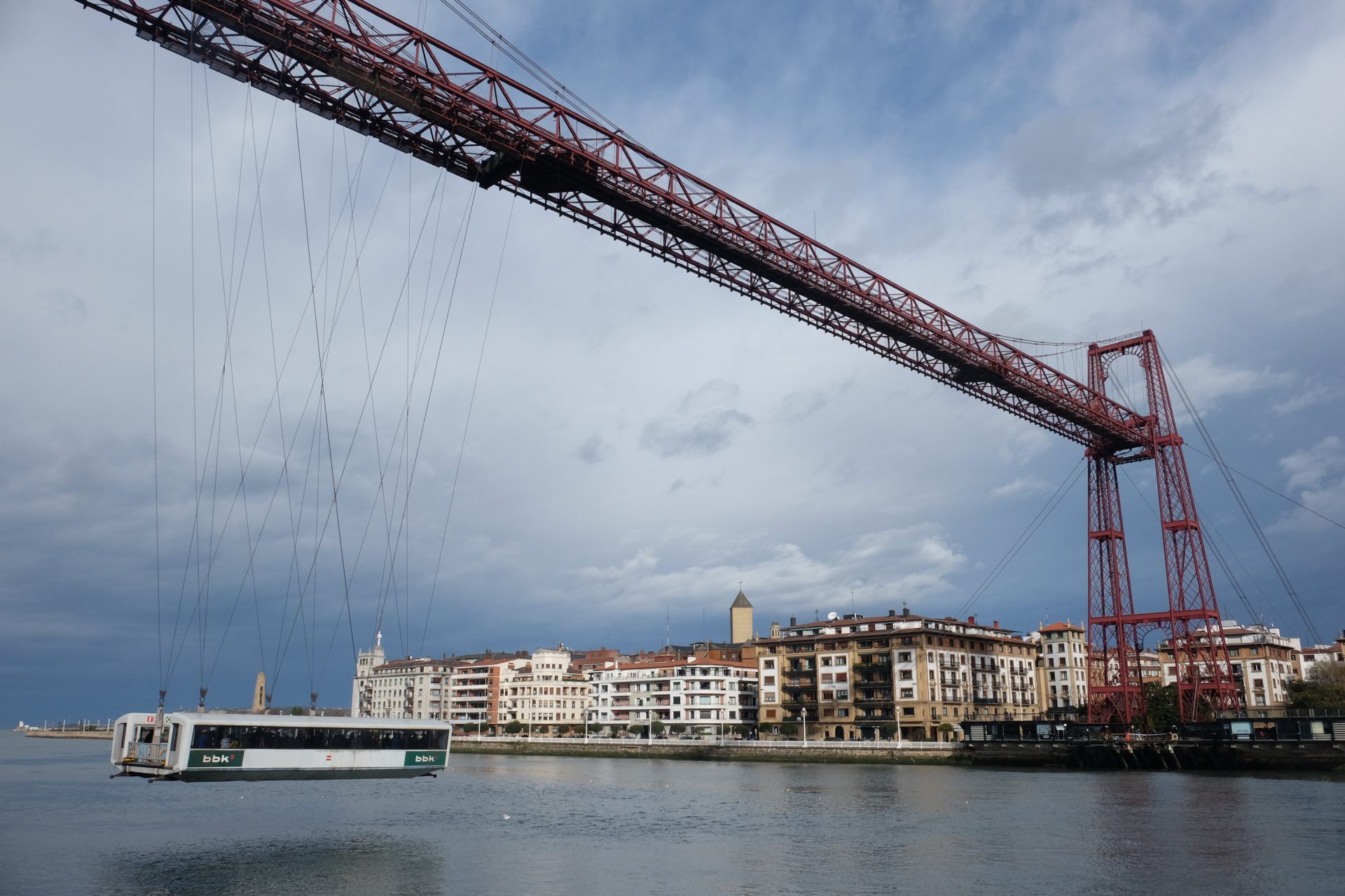 https://mdw-travel-data-us-east-1.s3.amazonaws.com/img/country/Spain/Vizcaya-Bridge/img_00.jpg