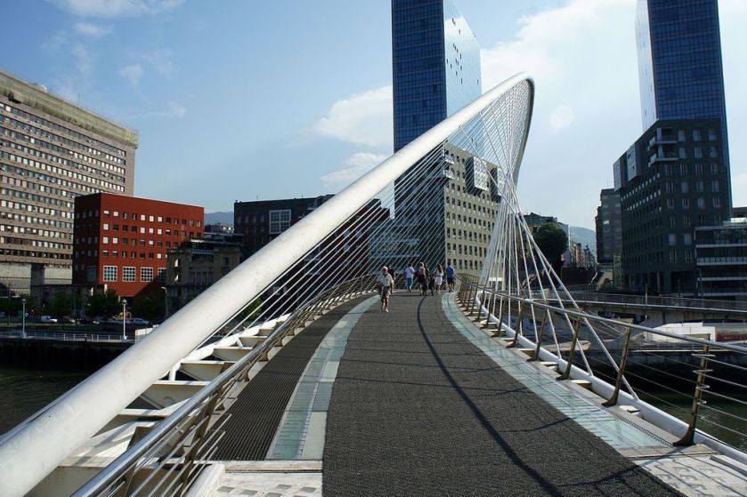 https://mdw-travel-data-us-east-1.s3.amazonaws.com/img/country/Spain/Zubizuri-Bridge/img_02.jpg