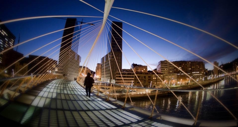 https://mdw-travel-data-us-east-1.s3.amazonaws.com/img/country/Spain/Zubizuri-Bridge/img_03.jpg