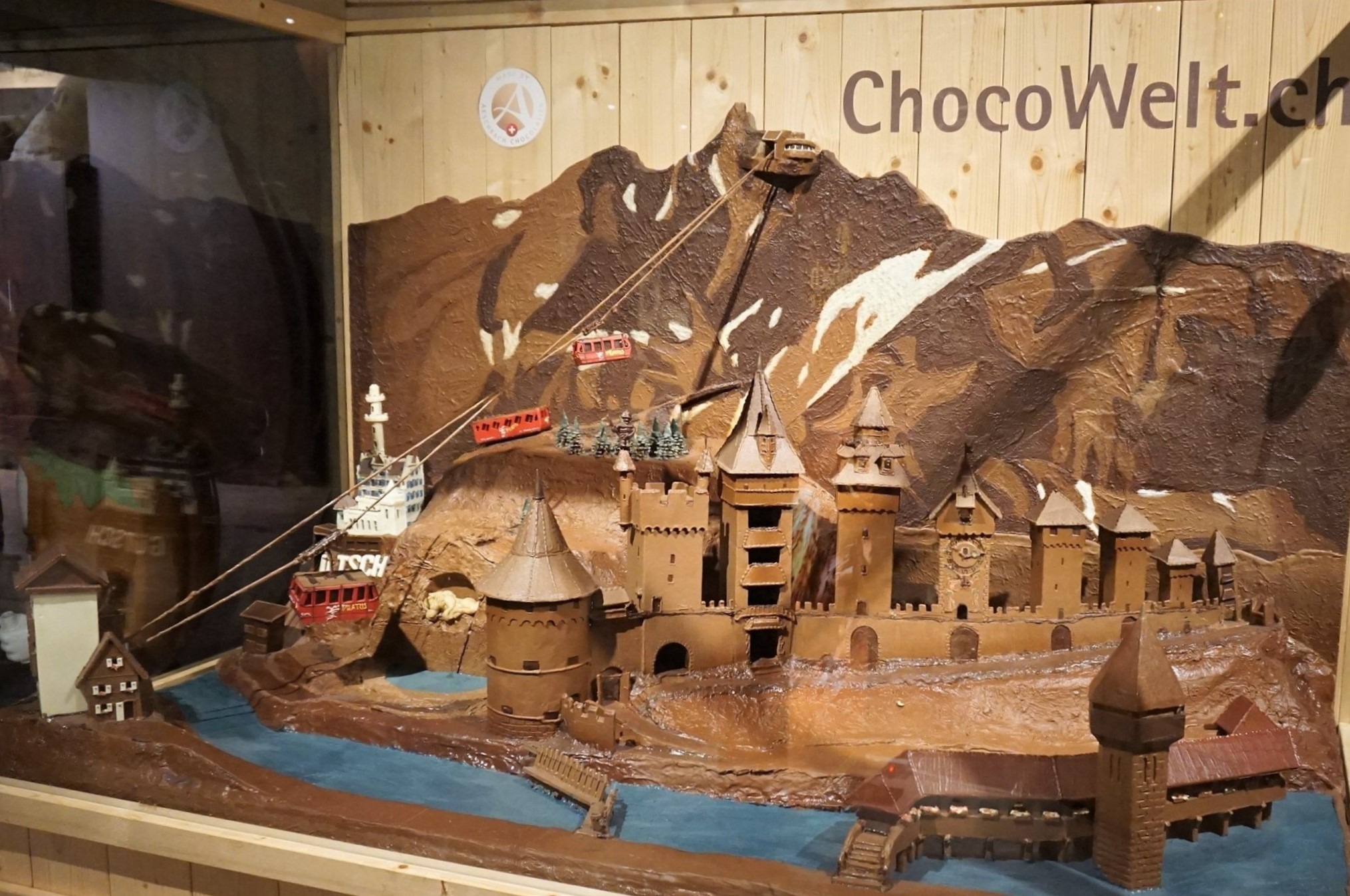 https://mdw-travel-data-us-east-1.s3.amazonaws.com/img/country/Switzerland/Aeschbach-Chocolatier/img_00.jpg