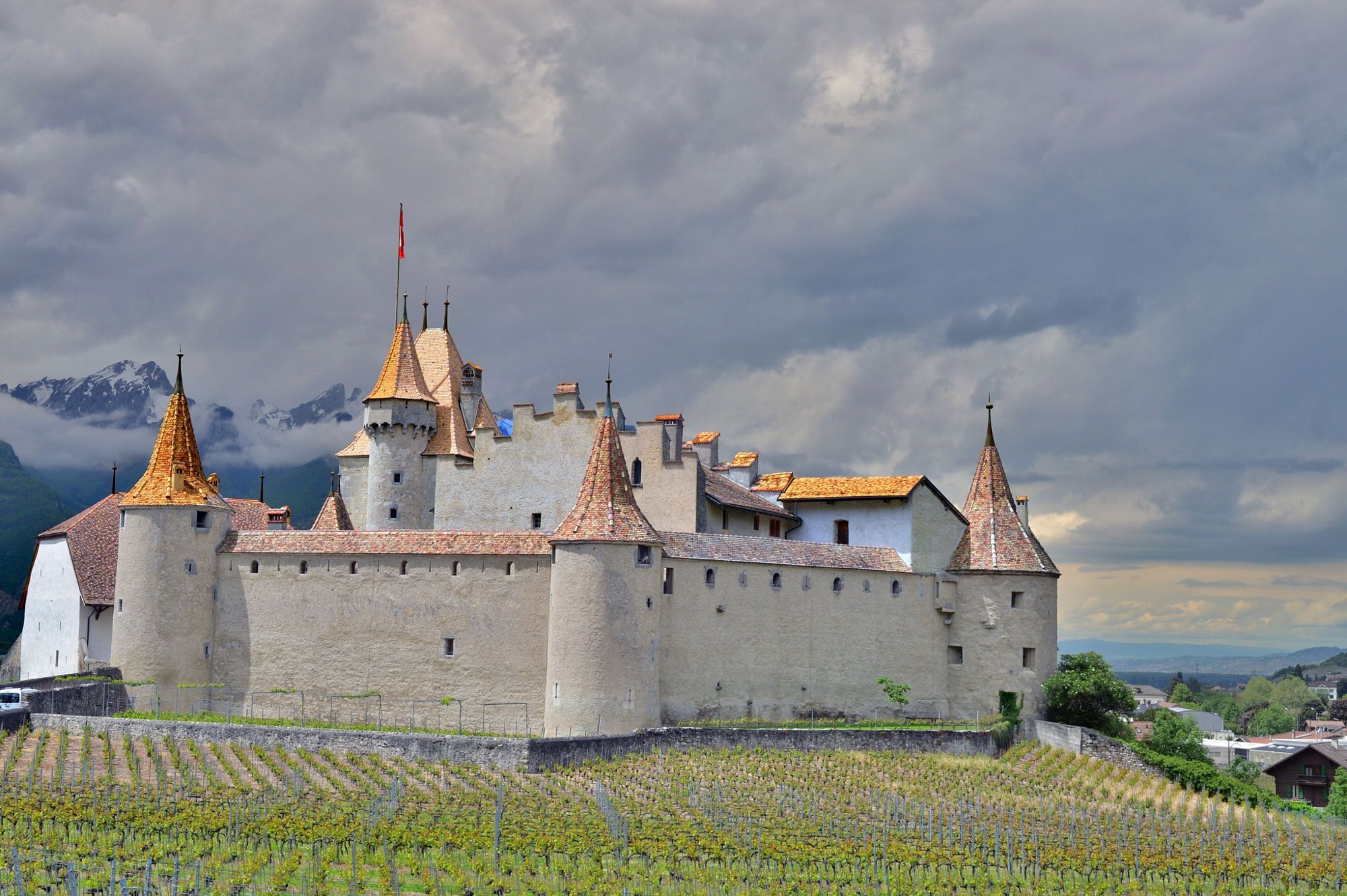 https://mdw-travel-data-us-east-1.s3.amazonaws.com/img/country/Switzerland/Aigle-Castle/img_02.jpg