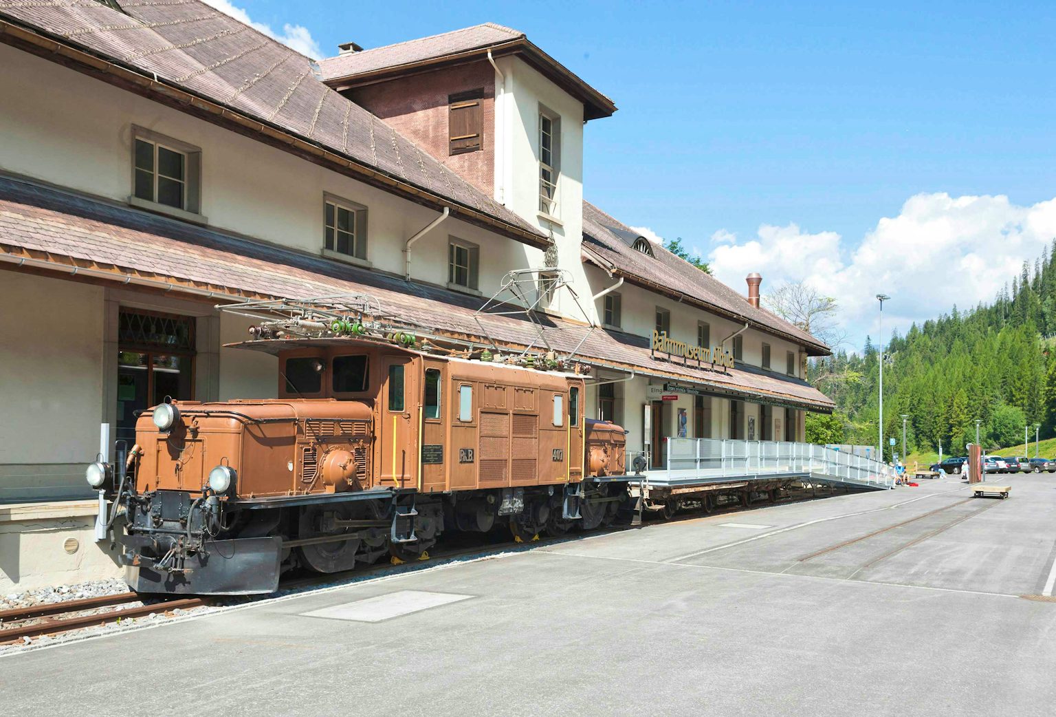 https://mdw-travel-data-us-east-1.s3.amazonaws.com/img/country/Switzerland/Albula-Railway-Museum/img_01.jpg