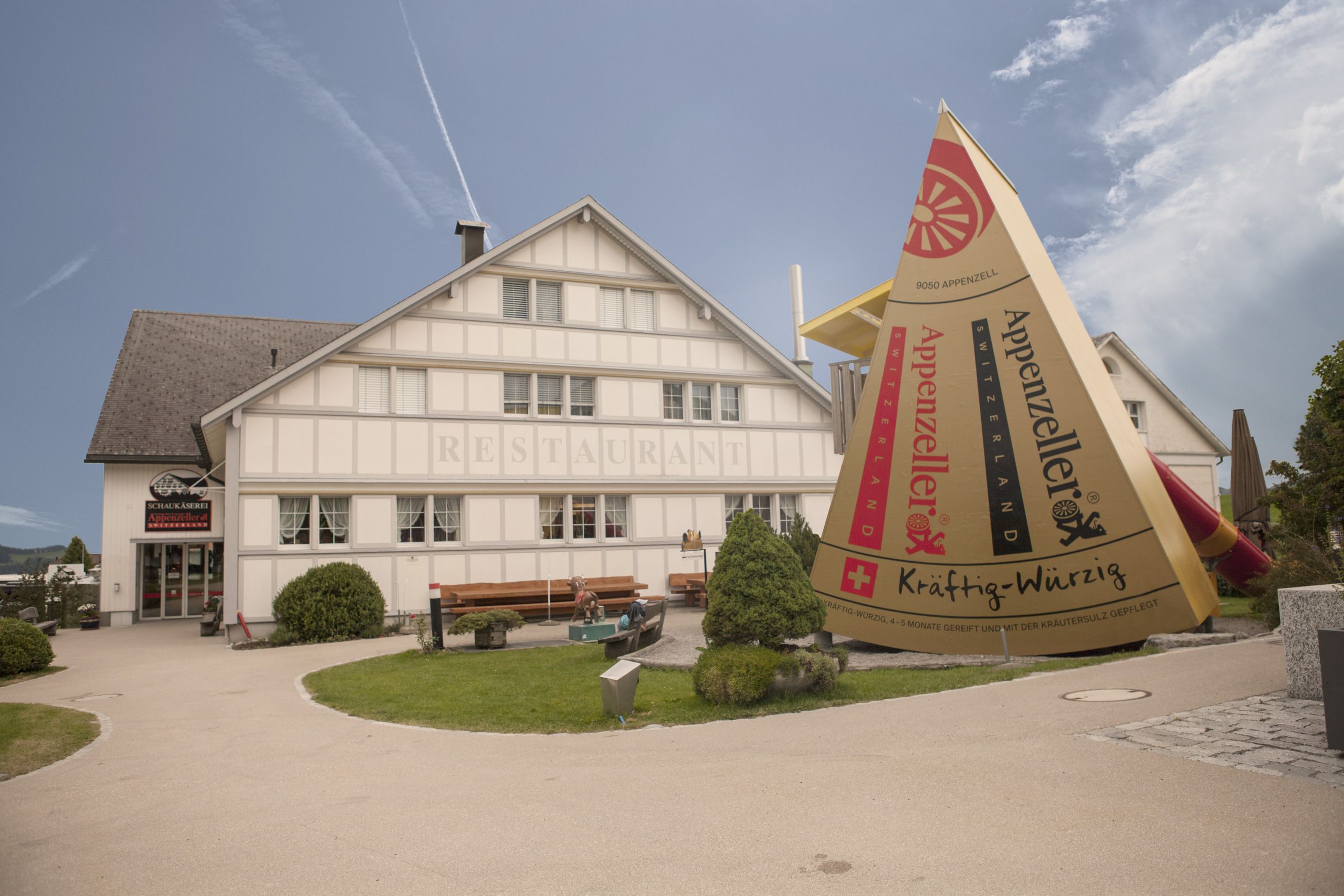 https://mdw-travel-data-us-east-1.s3.amazonaws.com/img/country/Switzerland/Appenzeller-Cheese-Factory/img_03.jpg