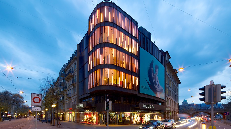 https://mdw-travel-data-us-east-1.s3.amazonaws.com/img/country/Switzerland/Bahnhofstrasse/img_02.jpg