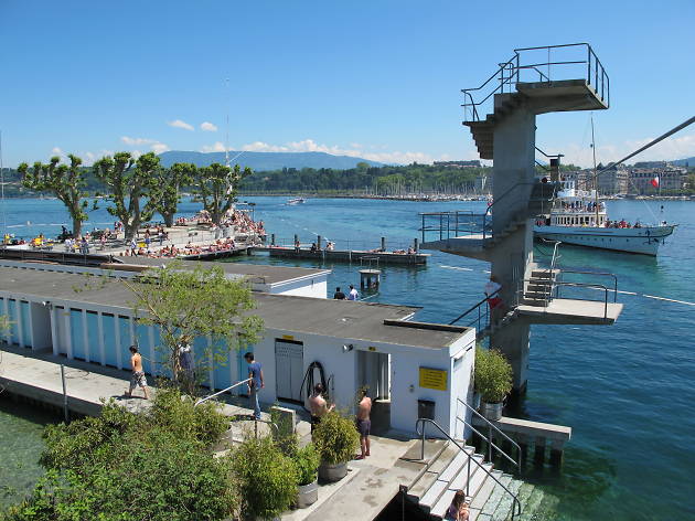 https://mdw-travel-data-us-east-1.s3.amazonaws.com/img/country/Switzerland/Bains-des-Paquis/img_02.jpg