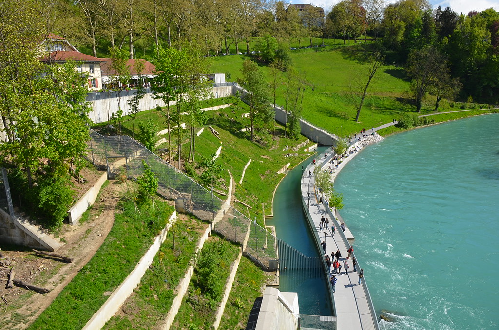 https://mdw-travel-data-us-east-1.s3.amazonaws.com/img/country/Switzerland/Barengraben/img_02.jpg