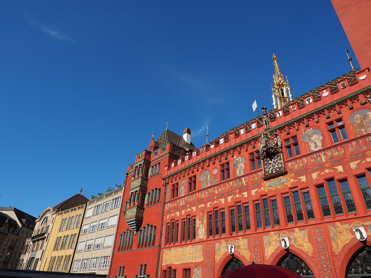 https://mdw-travel-data-us-east-1.s3.amazonaws.com/img/country/Switzerland/Basel-City-Hall/img_01.jpg
