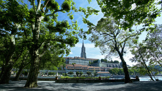 https://mdw-travel-data-us-east-1.s3.amazonaws.com/img/country/Switzerland/BearPark-Bern/img_03.jpg