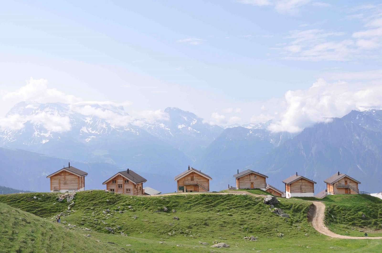 https://mdw-travel-data-us-east-1.s3.amazonaws.com/img/country/Switzerland/Belalp/img_03.jpg
