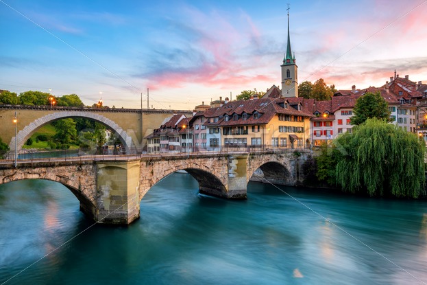 https://mdw-travel-data-us-east-1.s3.amazonaws.com/img/country/Switzerland/Bern-Historical-Old-Town/img_03.jpg