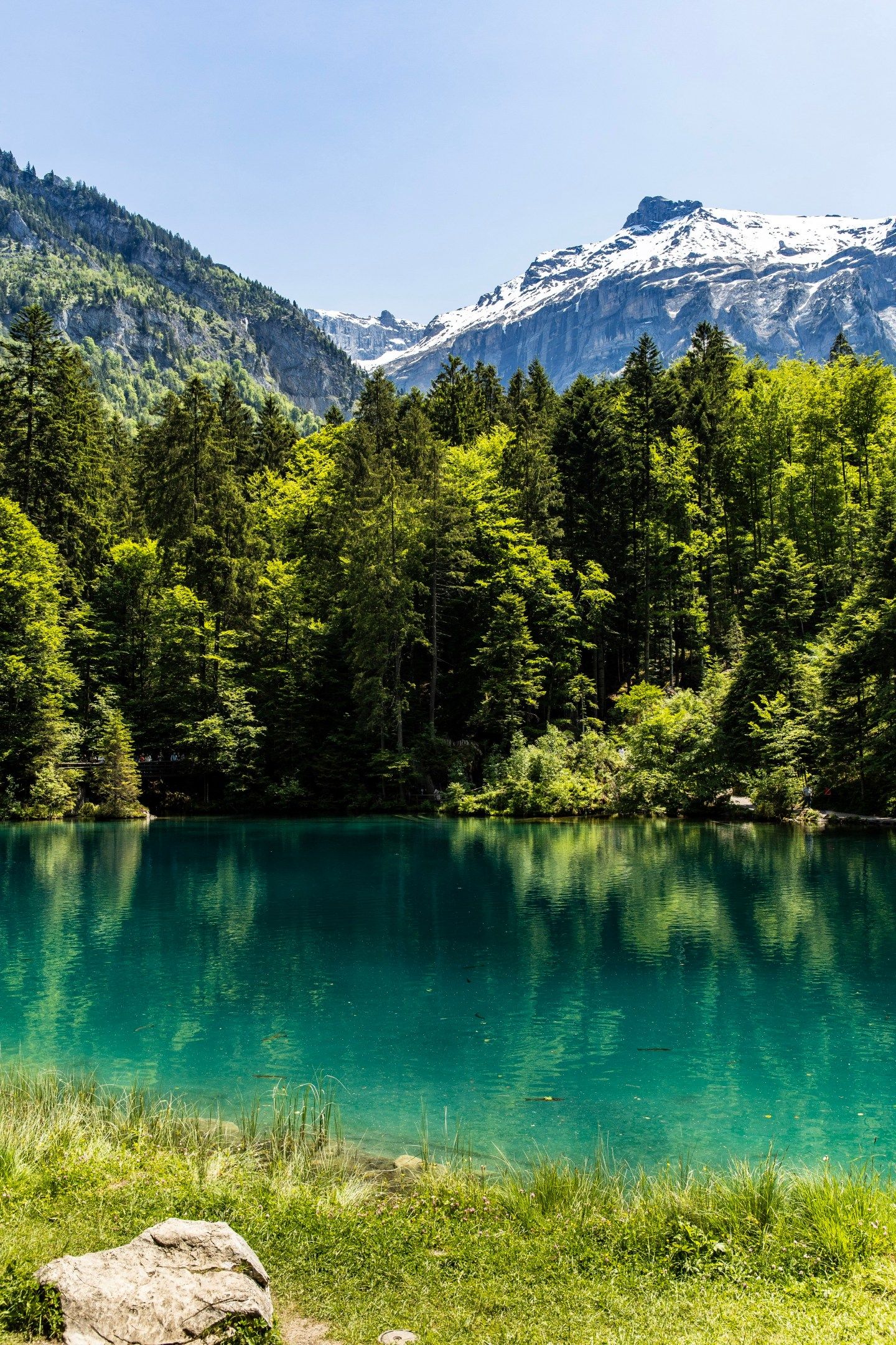 https://mdw-travel-data-us-east-1.s3.amazonaws.com/img/country/Switzerland/Blausee-Nature-Park/img_00.jpg
