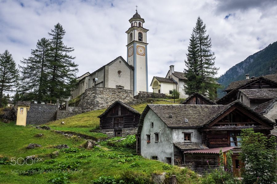 https://mdw-travel-data-us-east-1.s3.amazonaws.com/img/country/Switzerland/Bosco-Gurin/img_01.jpg