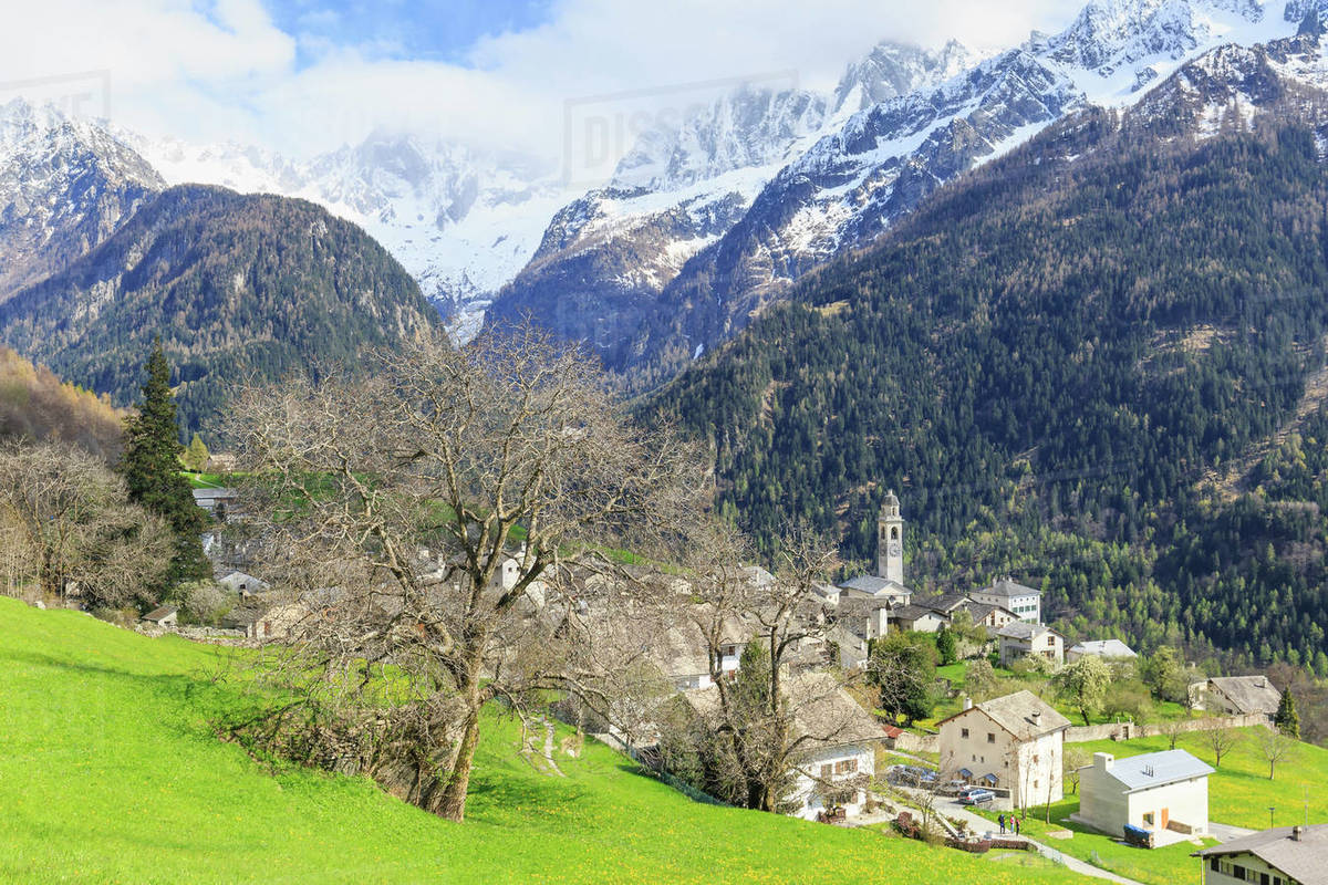 https://mdw-travel-data-us-east-1.s3.amazonaws.com/img/country/Switzerland/Bregaglia/img_01.jpg