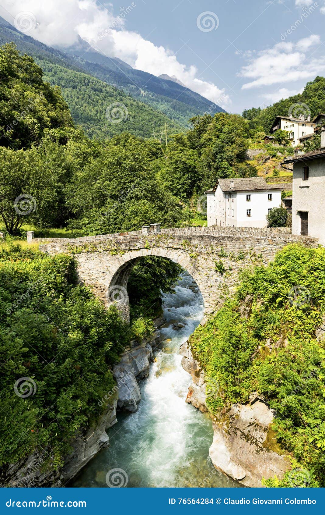 https://mdw-travel-data-us-east-1.s3.amazonaws.com/img/country/Switzerland/Bregaglia/img_03.jpg
