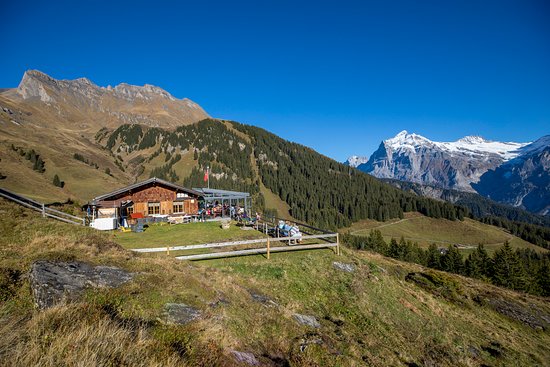 https://mdw-travel-data-us-east-1.s3.amazonaws.com/img/country/Switzerland/Bussalp/img_00.jpg