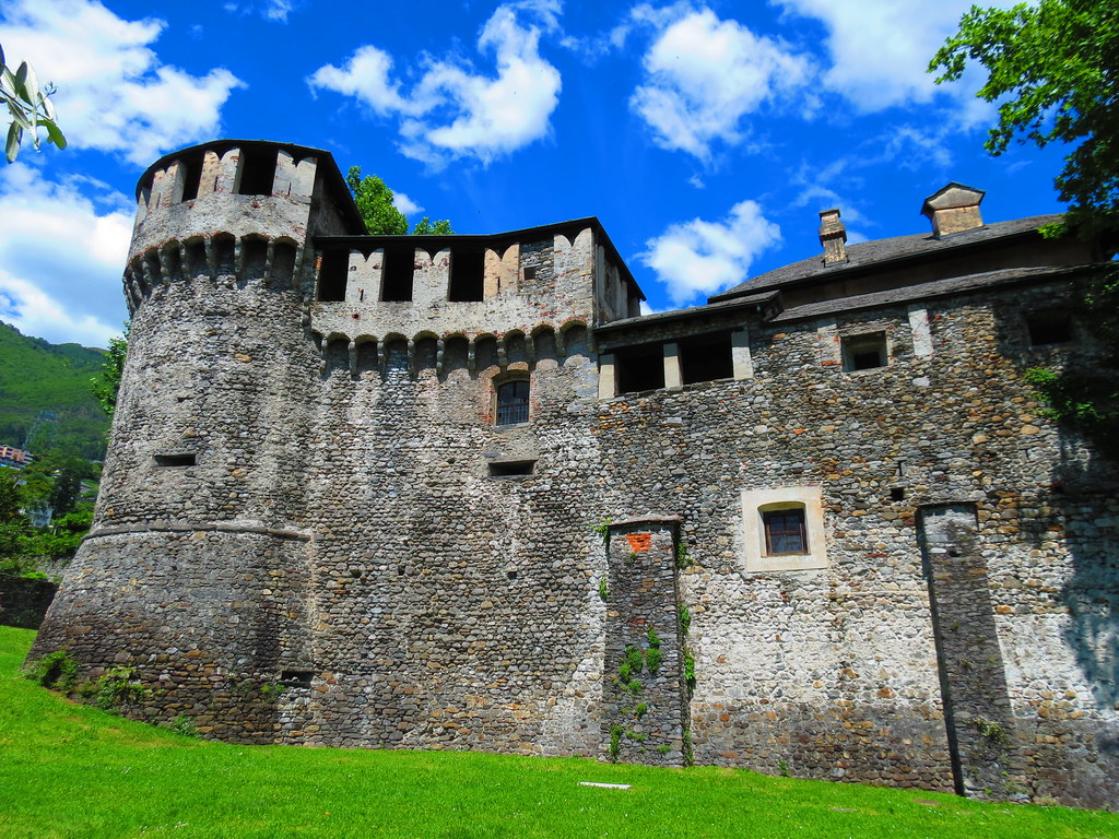 https://mdw-travel-data-us-east-1.s3.amazonaws.com/img/country/Switzerland/Castello-Visconteo/img_02.jpg