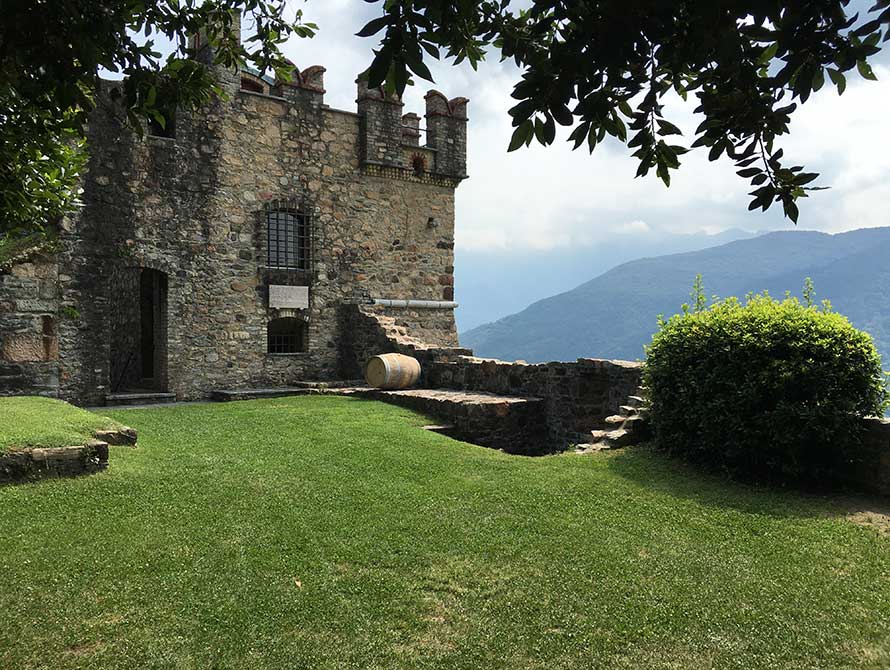 https://mdw-travel-data-us-east-1.s3.amazonaws.com/img/country/Switzerland/Castello-di-Morcote/img_01.jpg