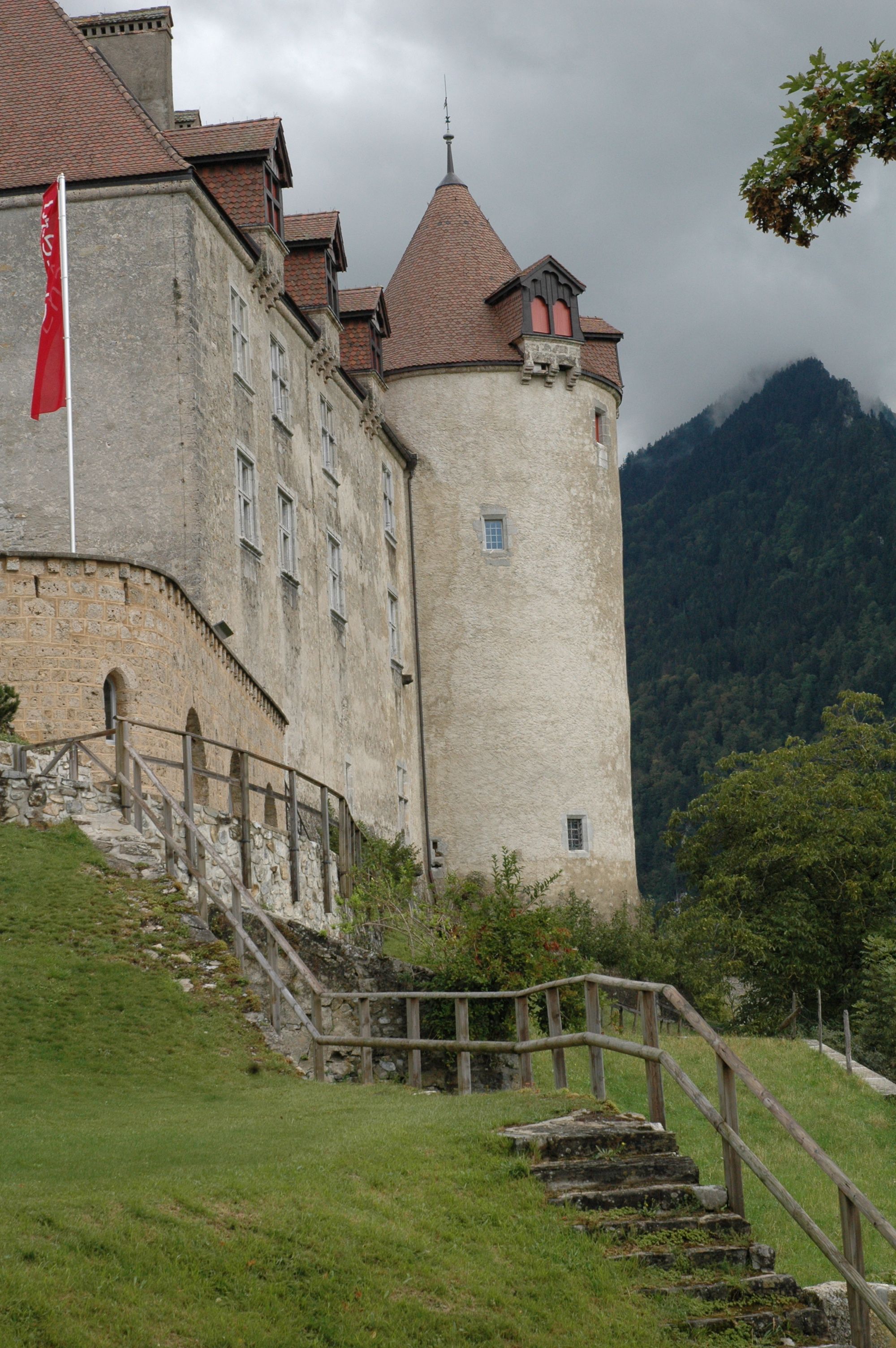 https://mdw-travel-data-us-east-1.s3.amazonaws.com/img/country/Switzerland/Castle-of-Gruyeres/img_03.jpg
