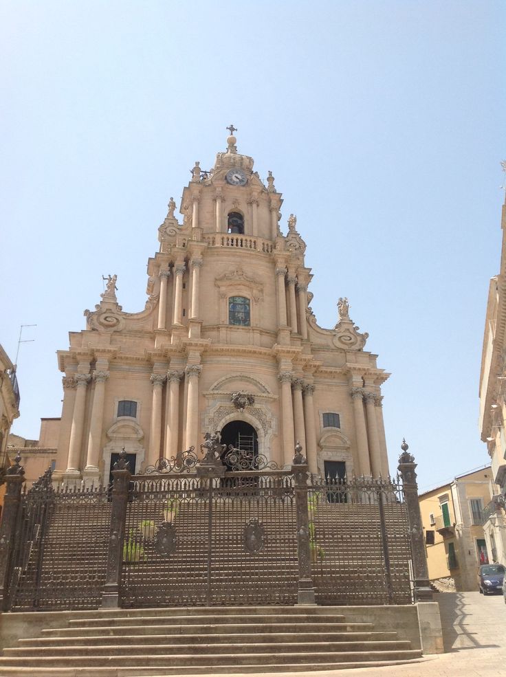 https://mdw-travel-data-us-east-1.s3.amazonaws.com/img/country/Switzerland/Cattedrale-di-San-Giorgio/img_01.jpg