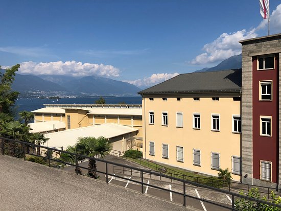 https://mdw-travel-data-us-east-1.s3.amazonaws.com/img/country/Switzerland/Centro-Dannemann/img_02.jpg