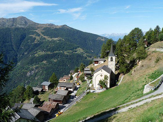 https://mdw-travel-data-us-east-1.s3.amazonaws.com/img/country/Switzerland/Chandolin/img_01.jpg