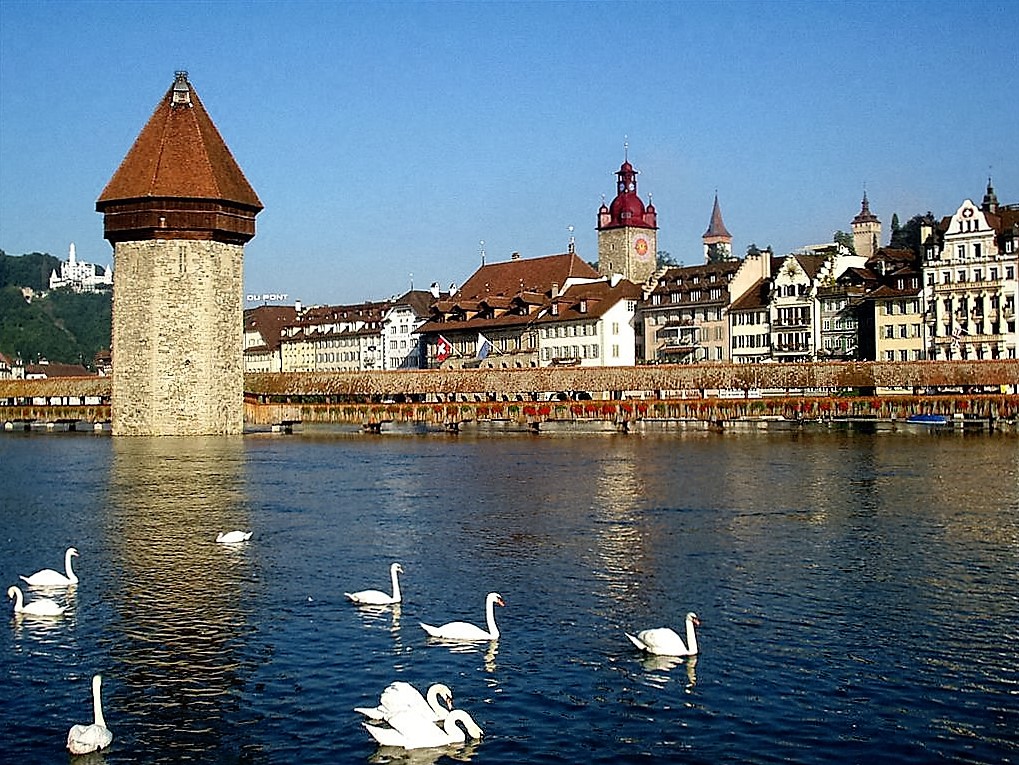 https://mdw-travel-data-us-east-1.s3.amazonaws.com/img/country/Switzerland/Chapel-Bridge/img_00.jpg