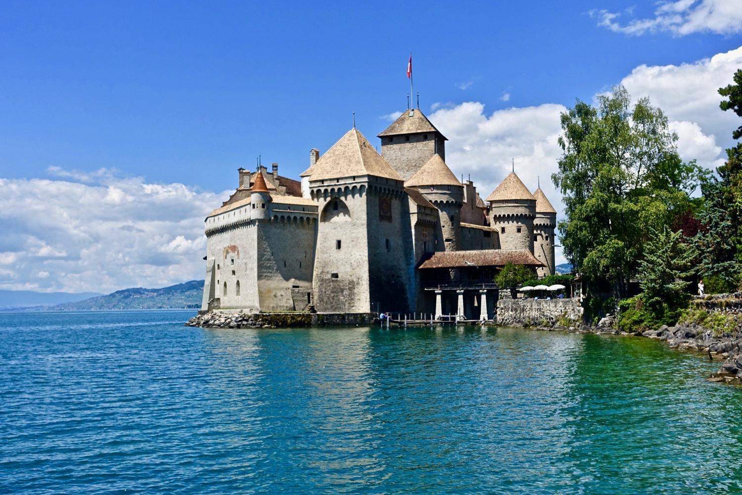 https://mdw-travel-data-us-east-1.s3.amazonaws.com/img/country/Switzerland/Chaplins-World/img_00.jpg