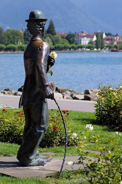 https://mdw-travel-data-us-east-1.s3.amazonaws.com/img/country/Switzerland/Charlie-Chaplin-Statue/img_02.jpg
