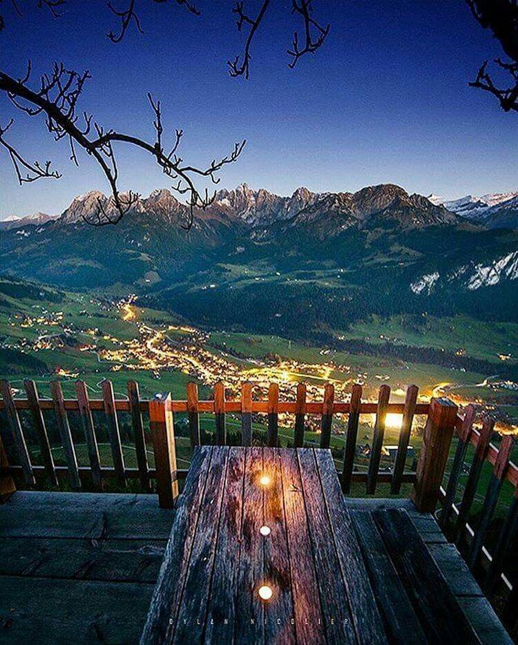 https://mdw-travel-data-us-east-1.s3.amazonaws.com/img/country/Switzerland/Chateau-dOex/img_03.jpg