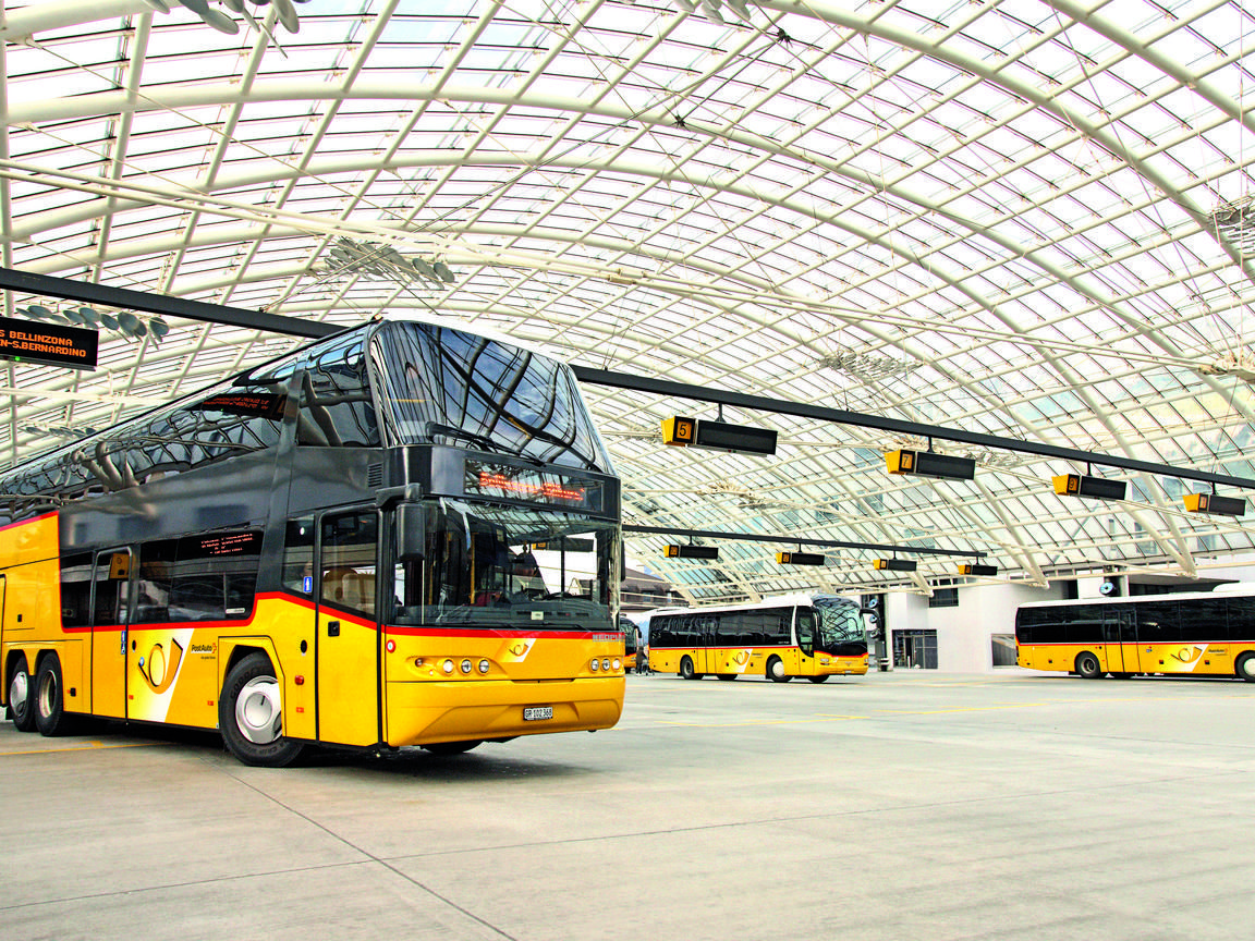https://mdw-travel-data-us-east-1.s3.amazonaws.com/img/country/Switzerland/Chur-Bellinzona-Railway/img_00.jpg
