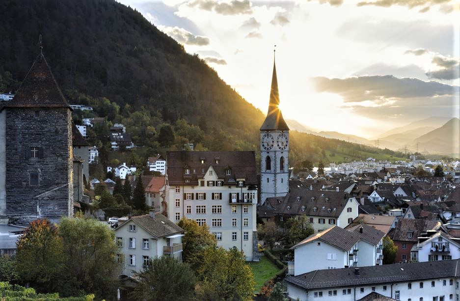https://mdw-travel-data-us-east-1.s3.amazonaws.com/img/country/Switzerland/Chur/img_03.jpg