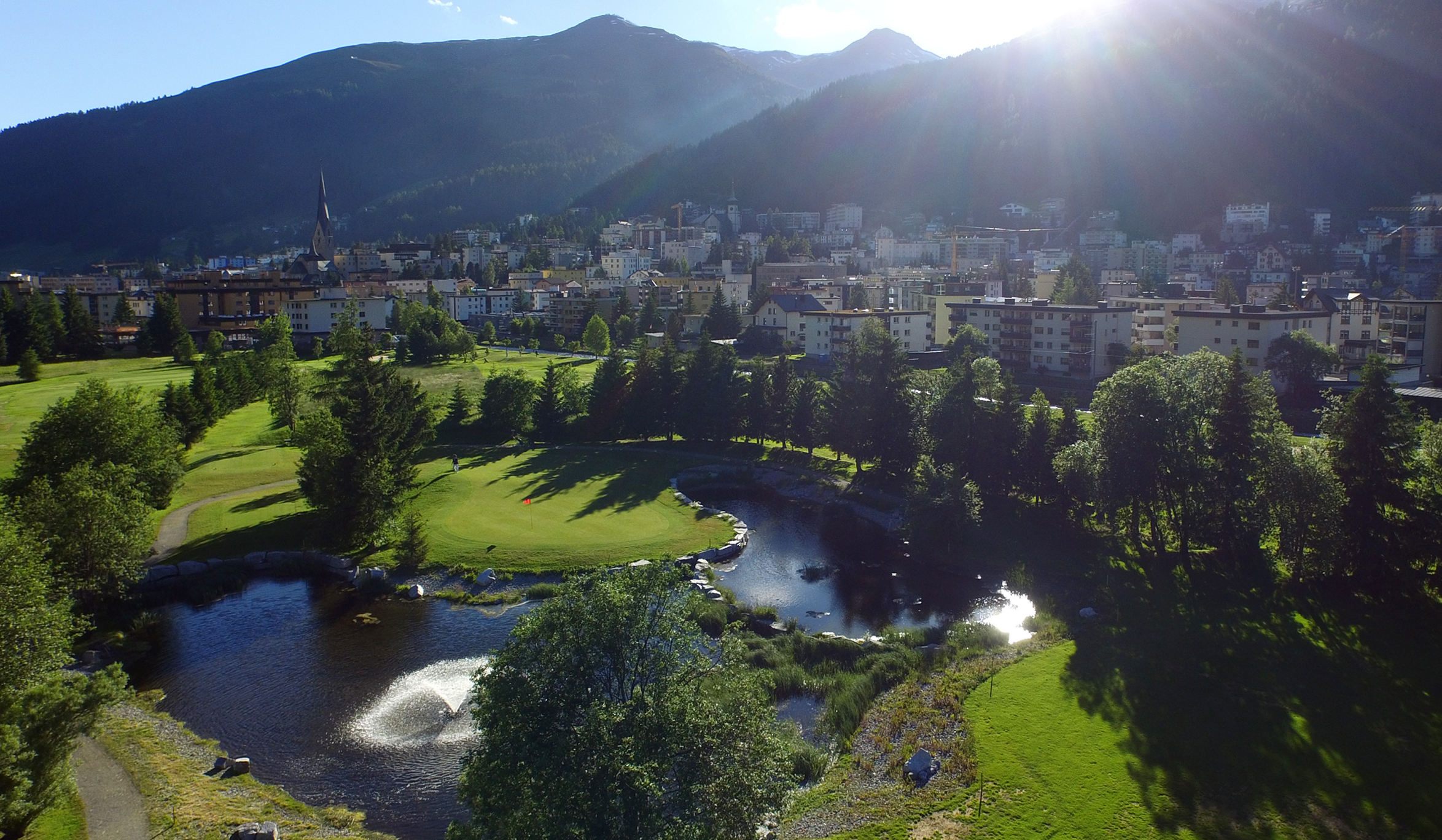 https://mdw-travel-data-us-east-1.s3.amazonaws.com/img/country/Switzerland/Davos-Golf-Club/img_02.jpg