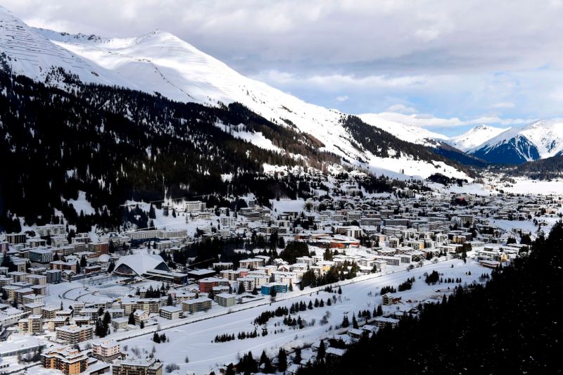https://mdw-travel-data-us-east-1.s3.amazonaws.com/img/country/Switzerland/Davos-Ice-Congress/img_01.jpg