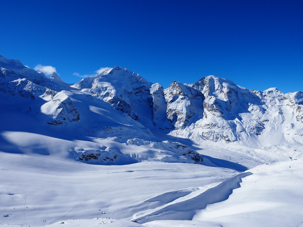 https://mdw-travel-data-us-east-1.s3.amazonaws.com/img/country/Switzerland/Diavolezza/img_01.jpg