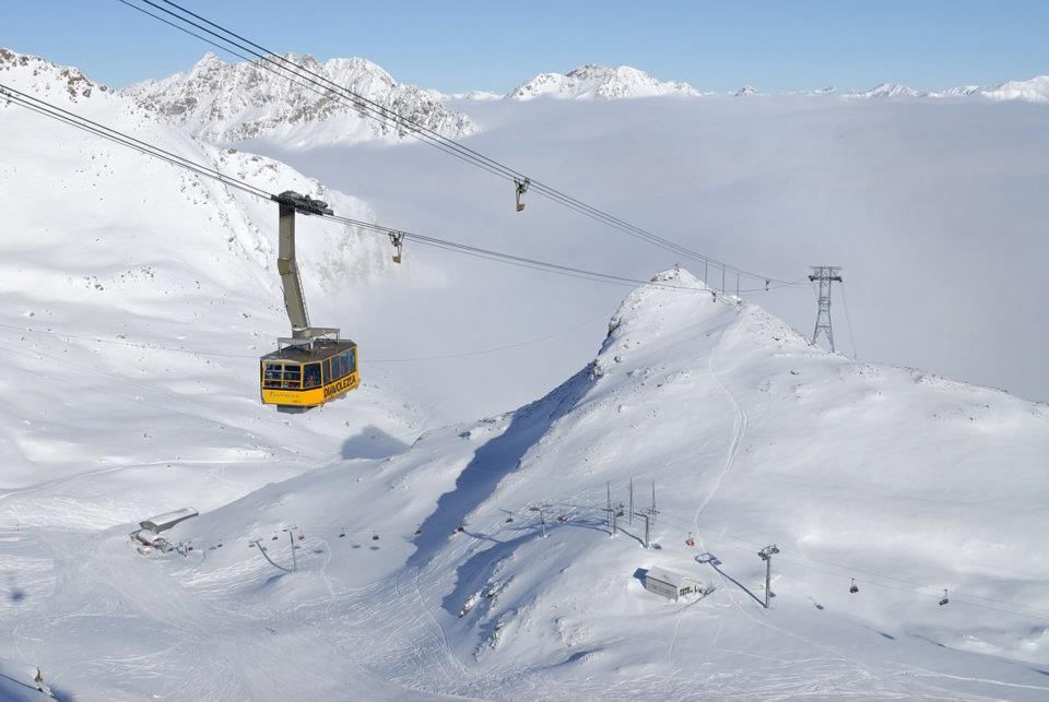 https://mdw-travel-data-us-east-1.s3.amazonaws.com/img/country/Switzerland/Diavolezza/img_03.jpg