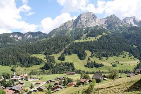 https://mdw-travel-data-us-east-1.s3.amazonaws.com/img/country/Switzerland/Domaine-de-Rougement/img_02.jpg