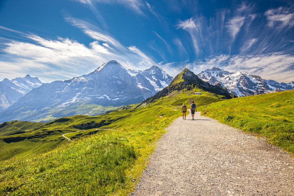 https://mdw-travel-data-us-east-1.s3.amazonaws.com/img/country/Switzerland/Eiger-Trail/img_01.jpg