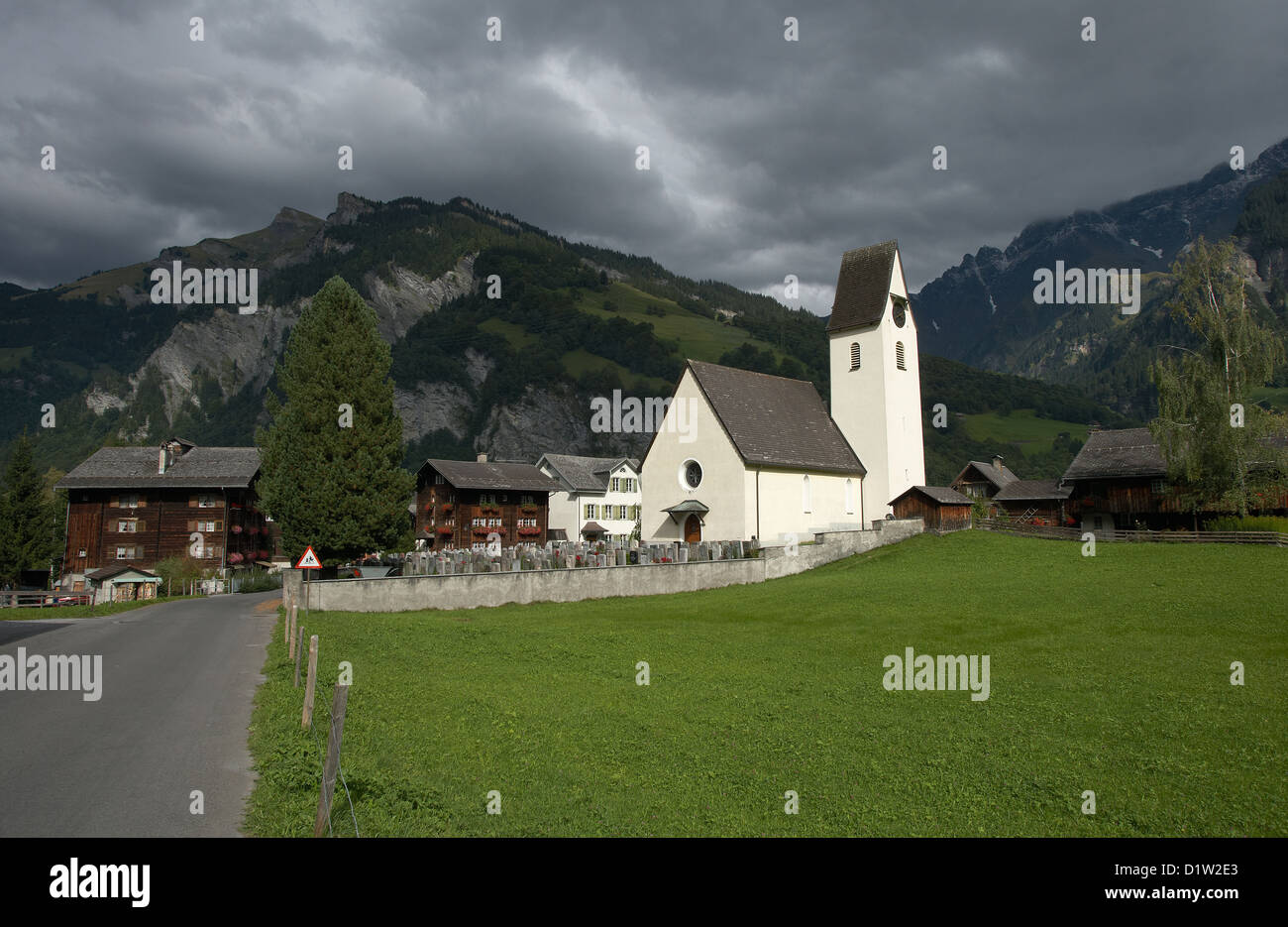 https://mdw-travel-data-us-east-1.s3.amazonaws.com/img/country/Switzerland/Elm/img_02.jpg