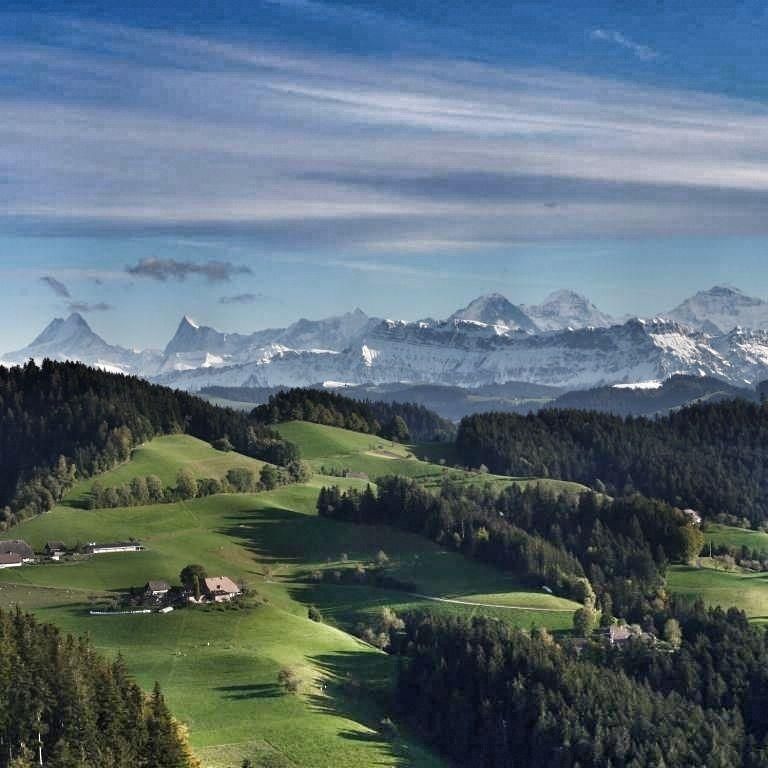 https://mdw-travel-data-us-east-1.s3.amazonaws.com/img/country/Switzerland/Emmental/img_03.jpg