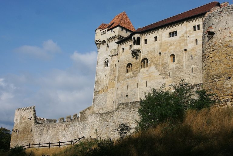 https://mdw-travel-data-us-east-1.s3.amazonaws.com/img/country/Switzerland/Erlebnis-Romervilla-Zihlbrucke/img_03.jpg