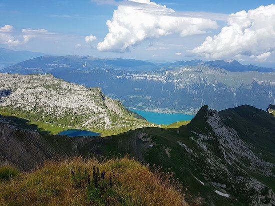https://mdw-travel-data-us-east-1.s3.amazonaws.com/img/country/Switzerland/Faulhorn/img_01.jpg