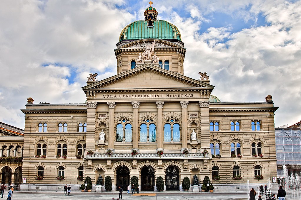 https://mdw-travel-data-us-east-1.s3.amazonaws.com/img/country/Switzerland/Federal-Swiss-Parliament--Bundeshaus-/img_01.jpg