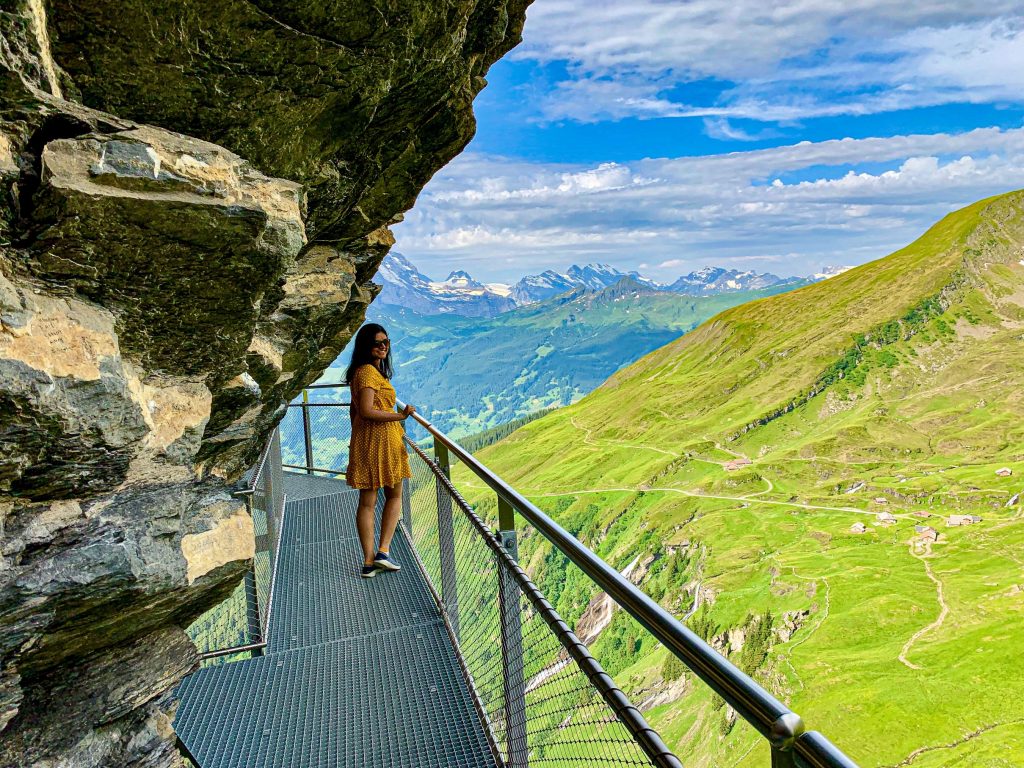 https://mdw-travel-data-us-east-1.s3.amazonaws.com/img/country/Switzerland/First-Cliff-Walk/img_01.jpg