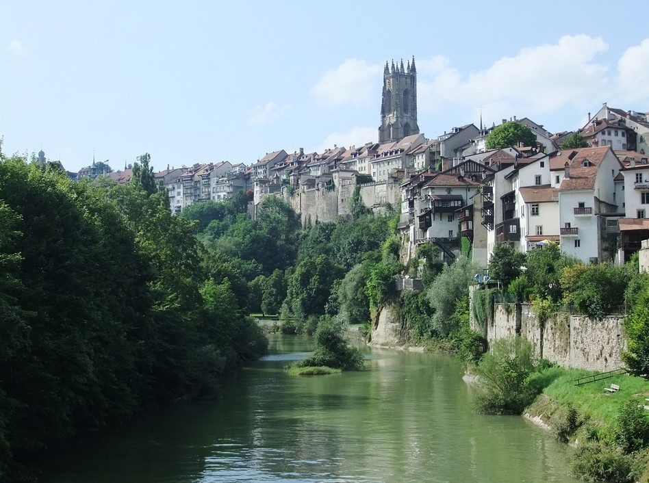 https://mdw-travel-data-us-east-1.s3.amazonaws.com/img/country/Switzerland/Fribourg-Cathedral/img_01.jpg