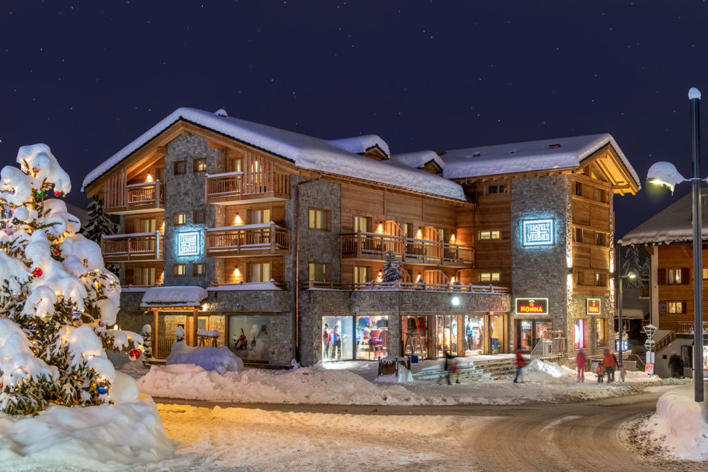 https://mdw-travel-data-us-east-1.s3.amazonaws.com/img/country/Switzerland/Galerie-de-Verbier/img_01.jpg