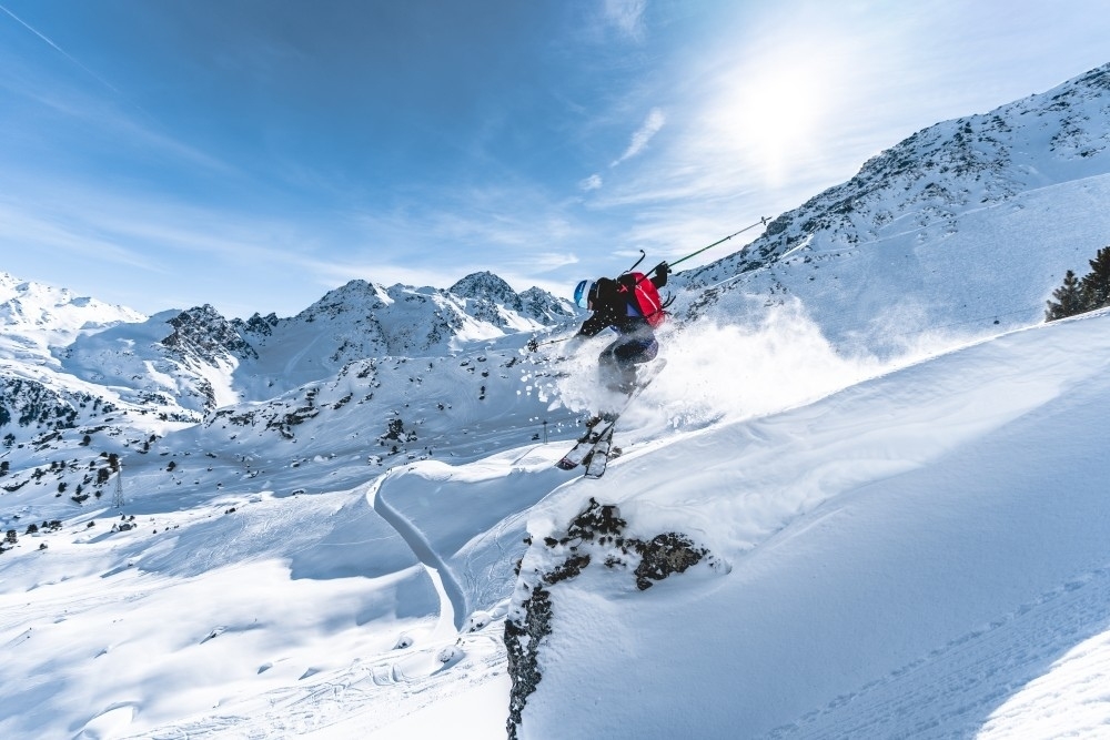 https://mdw-travel-data-us-east-1.s3.amazonaws.com/img/country/Switzerland/Galerie-de-Verbier/img_02.jpg