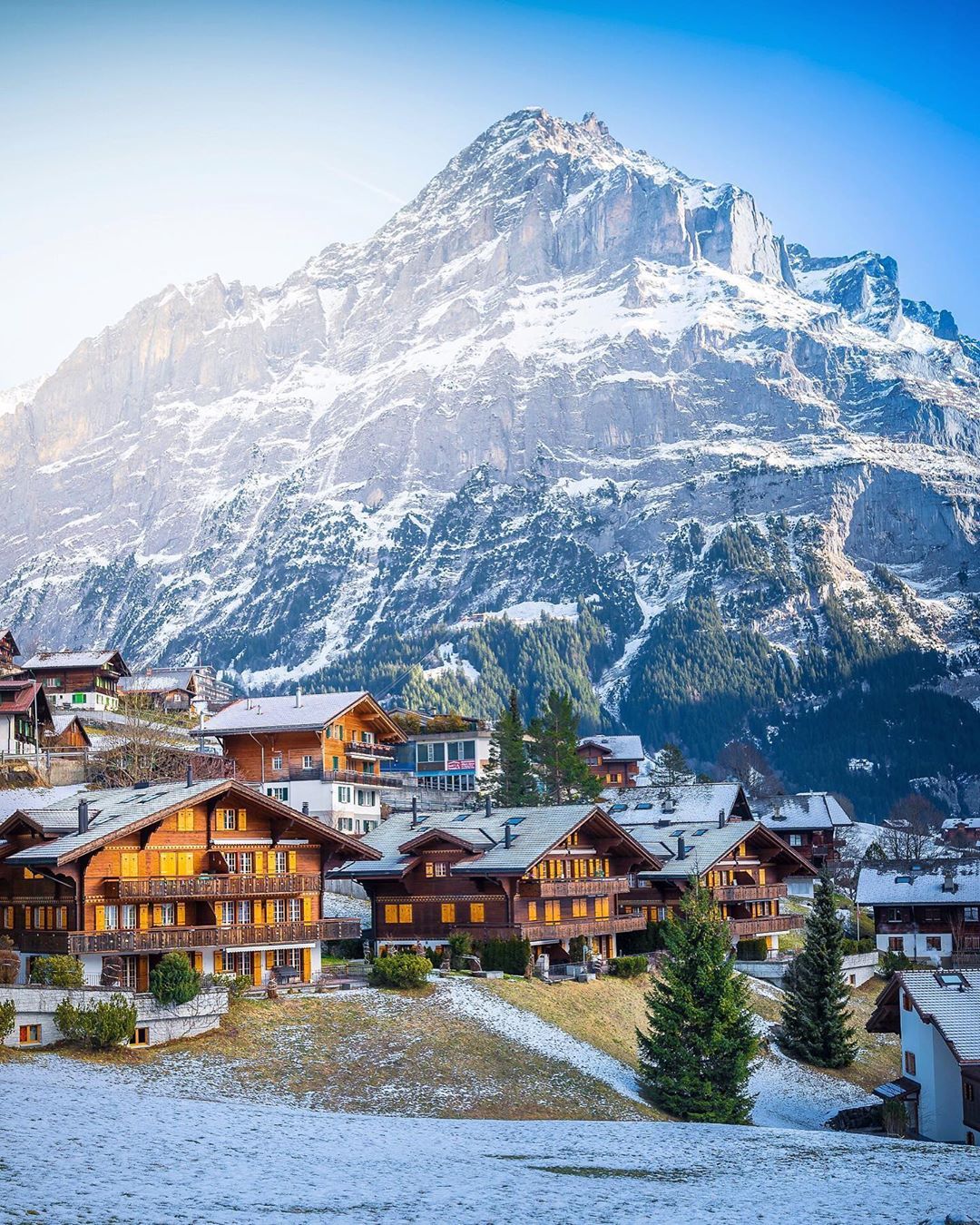 https://mdw-travel-data-us-east-1.s3.amazonaws.com/img/country/Switzerland/Gentlemans-Ride/img_05.jpg
