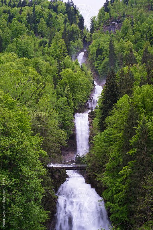 https://mdw-travel-data-us-east-1.s3.amazonaws.com/img/country/Switzerland/Giessbach-Falls/img_03.jpg