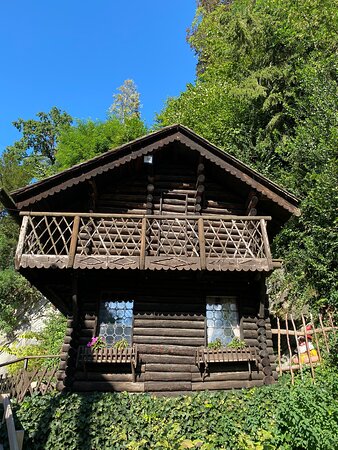 https://mdw-travel-data-us-east-1.s3.amazonaws.com/img/country/Switzerland/Gletschergarten-Museum/img_02.jpg