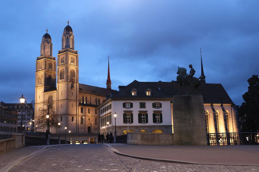 https://mdw-travel-data-us-east-1.s3.amazonaws.com/img/country/Switzerland/Great-Minster-Church/img_02.jpg